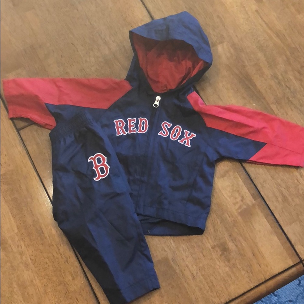 NWT Official Red Sox Infant Sweatsuit 6 - 9 months